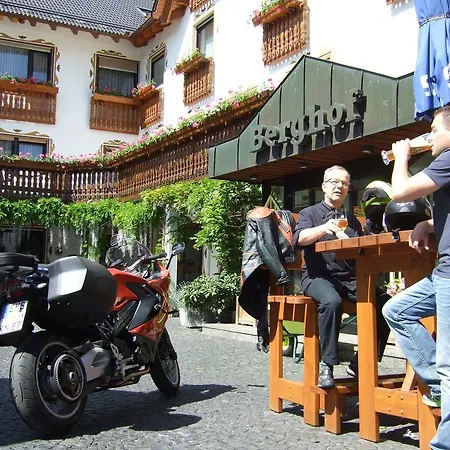 - Restaurant Berghof Бергхаузен
